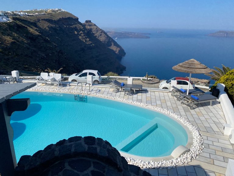 Weekly Update 22/5/22 – A Holiday in Santorini